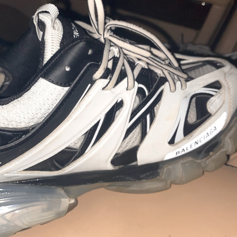 Got a new pair, trying to get rid of my last pair - Picture 1 of 2
